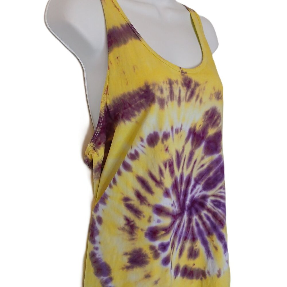 Yellow Tie Dye Racerback Tank Top With Purple Swirl Pattern Women's Size 2XL NWT